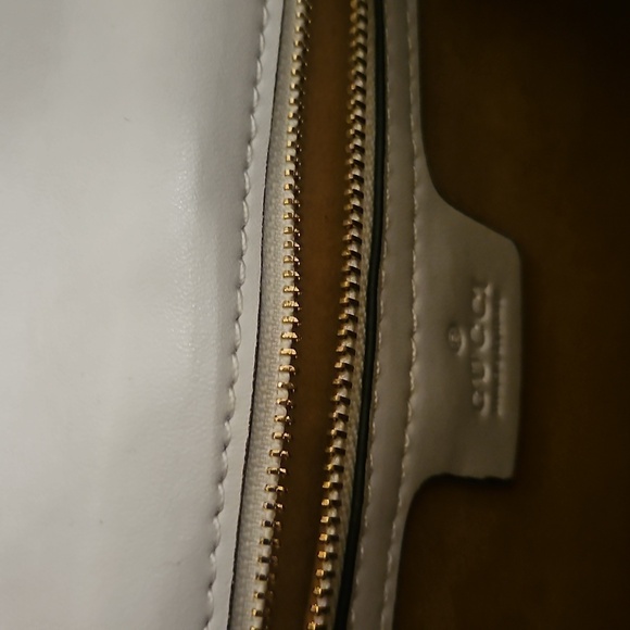 Gucci White and Black Crossbody Bag with Sleek Design, with 3 types of Dif strap - Picture 3 of 11